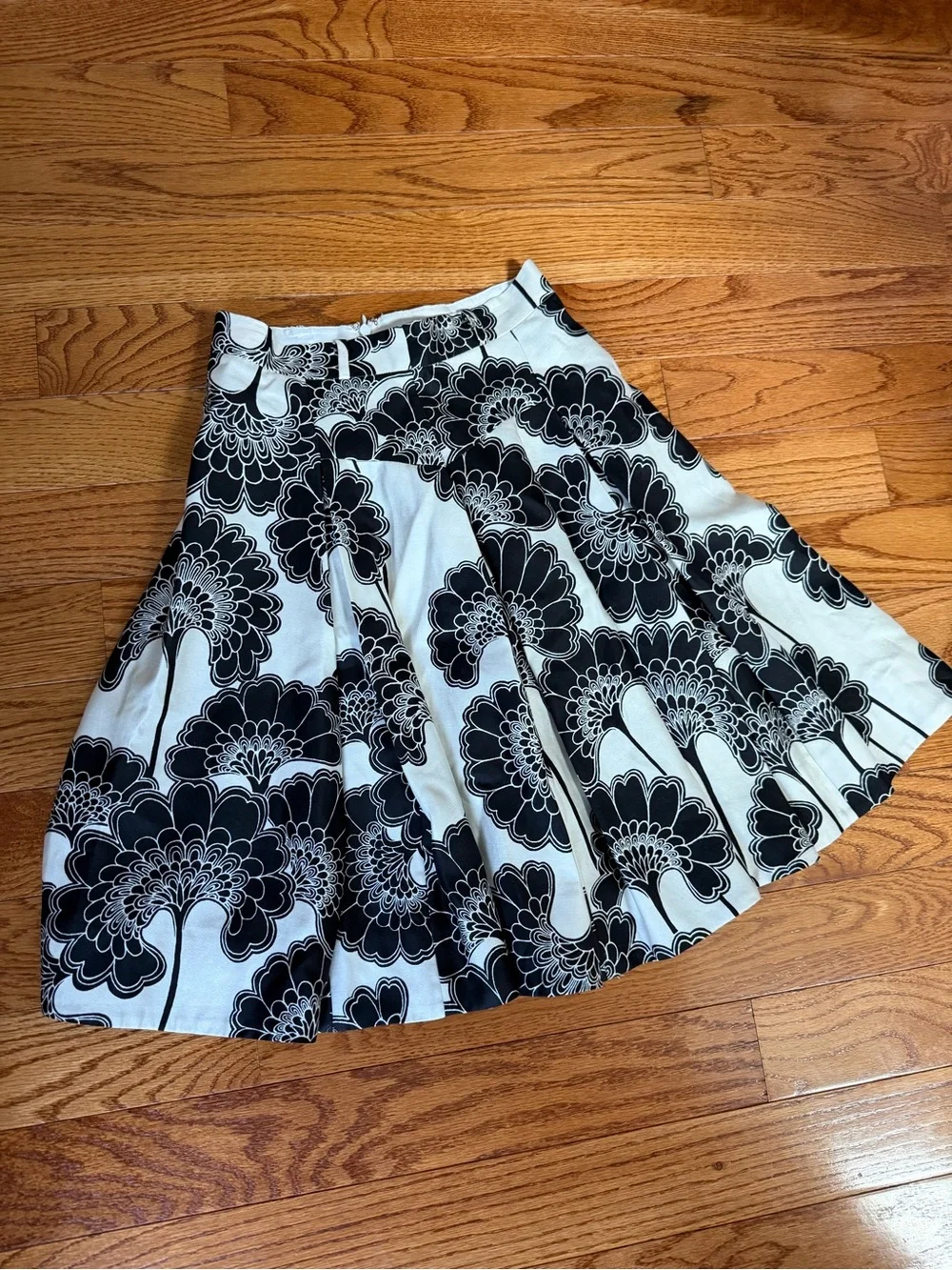 Kate Spade New York for Florence Broadhurst black and white floral pleated skirt